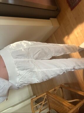 Faherty White Linen Blend Joggers